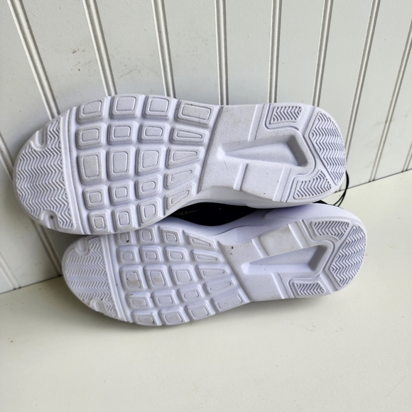 New Fabletics Zephyr Women’s Black Running Comfort Shoes Size 10 - Picture 9 of 9